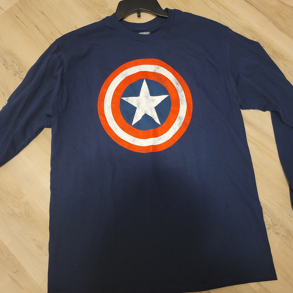 Marvel NWOT Captain America Long Sleeve Tee